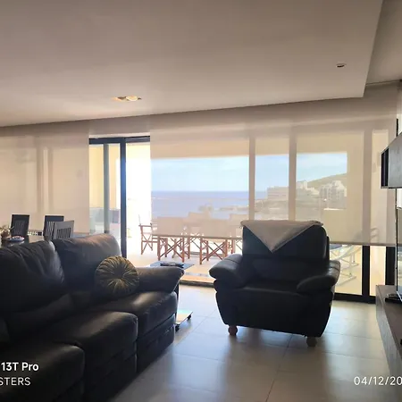 Theo's Court Sea View *