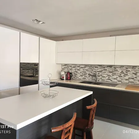 Apartment Theo's Court Sea View *