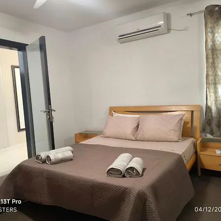 Theo's Court Sea View * Marsalforn