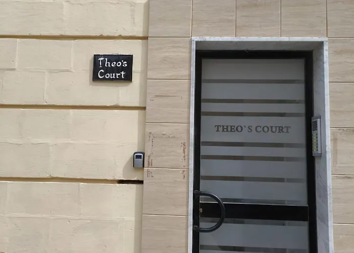 Theo's Court Sea View Daire