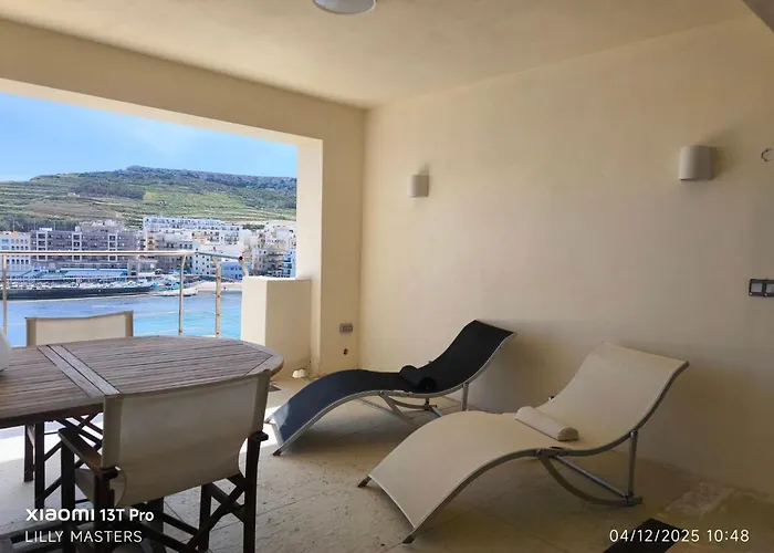 Daire Theo's Court Sea View