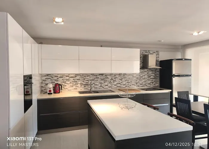 Theo's Court Sea View Daire *