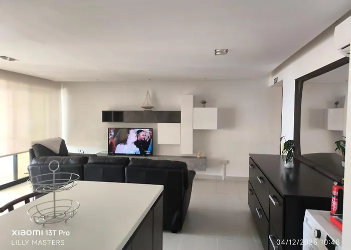 Theo's Court Sea View Daire *