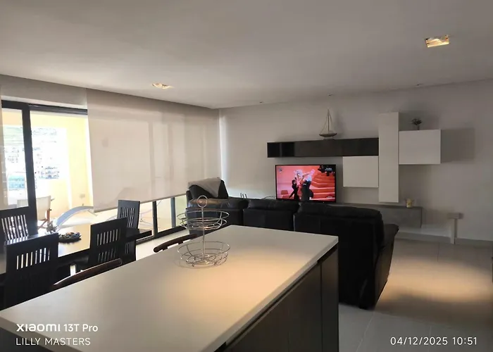 Theo's Court Sea View Daire Marsalforn